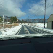 麓は紅葉が見られたが展望台付近から雪道となる