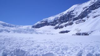 圧倒的な大氷河。眩しい白さでした