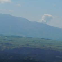 阿蘇山の噴煙が見えました。