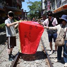 カラフルなランタン選んで２００NT$