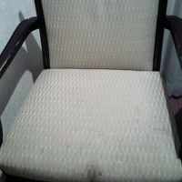 シミが気になる椅子