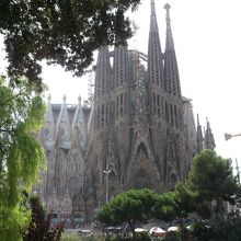 ガウディ広場から