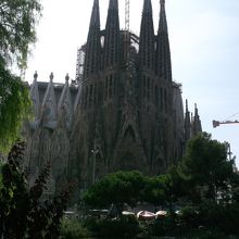 ガウディ広場から