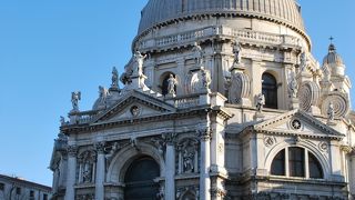 サンマルコ広場から対岸の教会