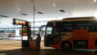 国際線への乗り継ぎに利用しました