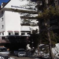 手前がANNEX・奥が本館