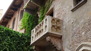 ジュリエットのおっぱい触ってきました。