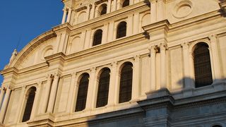 半円形のドーム