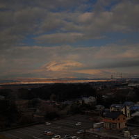 雲間に富士山が！