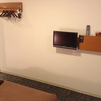 ベッド側からの写真です。ちょっとTVが小さいかな？