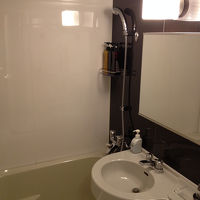 普通のビジネスホテル仕様です。シャワーは使用していません。