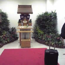 先客が安全祈願中でした。