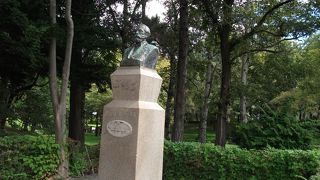 広大なキャンパスを持つ開かれた大学