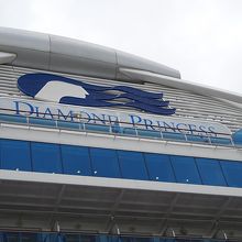 マーク（ロゴ）がカックイイですね。女性の顔です。