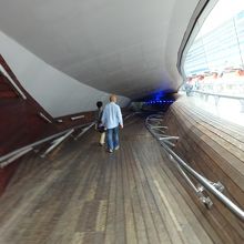 国際ターミナルに続く通路です。