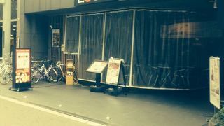 本町、セントレジスホテルの向かい