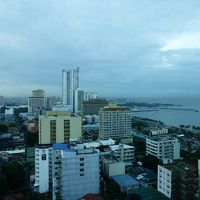 マニラ湾が見えます、遠くにはモールオブアジアが見えます。