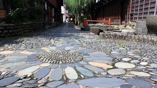 職人さん、いい仕事してますねぇ♪　玉石の美しい並びにうっとり～