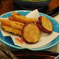 サービスの薩摩芋の天ぷら、二種類の揚げ方がまた絶品
