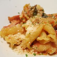 ユリの形のショートパスタ