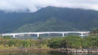 通行するのも見て楽しむのも素敵な橋です