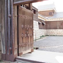 筋鉄門（すじかいもん）