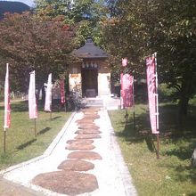 各所にこのようなお堂があります