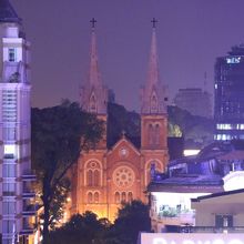 ライトアップされたサイゴン大聖堂も