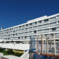 海岸からみたホテルの外見