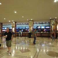 ロビーは広く、空いていました。