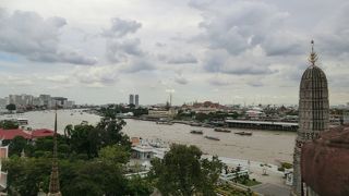 仏塔の上からの景色がGOOD!