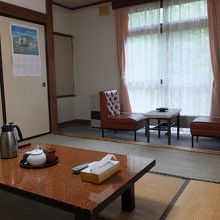 落ち着いた感じの和室