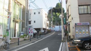 JR石川町駅南口からイタリア山公園に続く坂