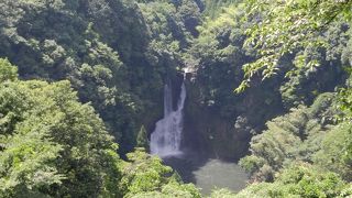 『聖滝』／通潤橋から東に数分走ったところに展望台があります