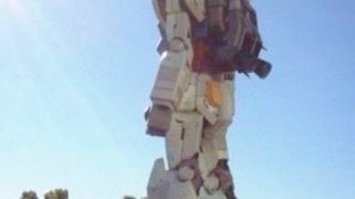 でっかいガンダムが目印！！