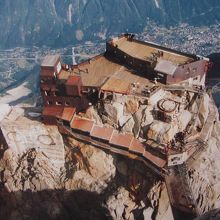 上の展望台から見下ろした下の展望台