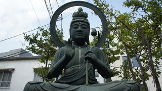 周囲には何もなくて