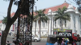 歴史地区にある博物館