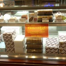 ケーキやチーズケーキ販売してます