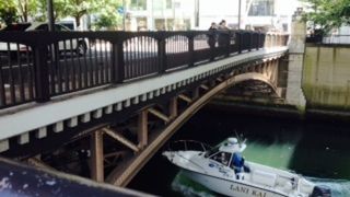 元町と山下町との間を流れる