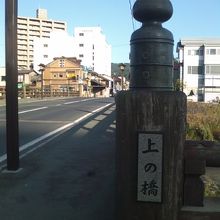 とても美しいデザインの擬宝珠が並んでいます