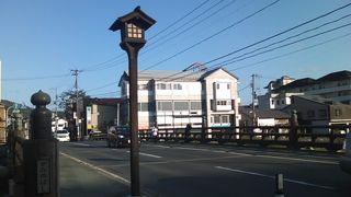 擬宝珠が有名な橋です