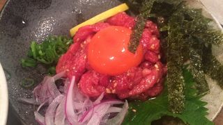 迷わず薦められる、ユッケもある焼肉万両