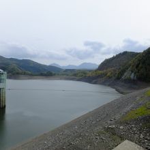 大雪ダム湖