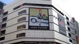 なかなか面白い建物です。