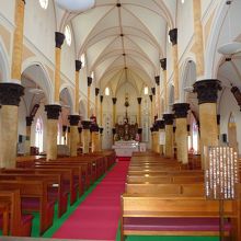 聖堂内は別世界