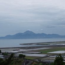 有明海や遠く雲仙も見える