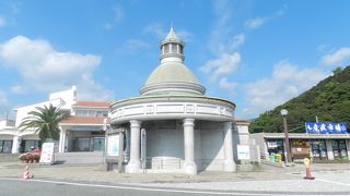 目の前に美しいビーチが広がる道の駅