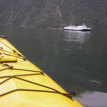 フェリーから見るフィヨルドとはまた違った光景でした。