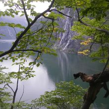 山道は、滑りやすい難所ですが、景色にホッとします。